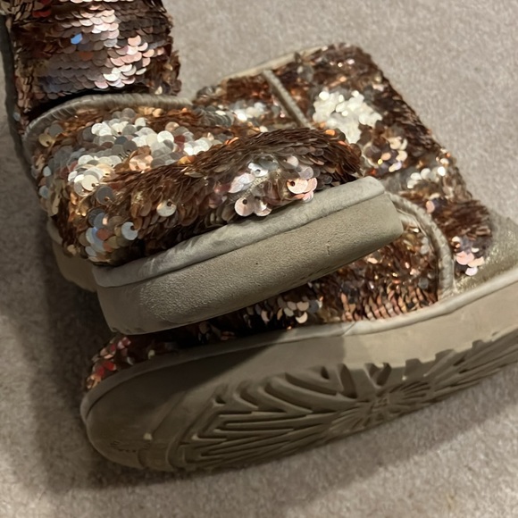 Ugg boots gold sequin with tan in very good condition. - Picture 12 of 12